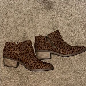 Time and Tru Brown Ankle Booties with Chunky Heel